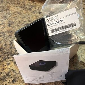 Black USB ARC wi-fi hub Wall Charger for rollease acmeda roller shades.